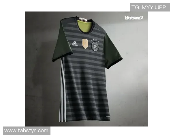 德国足球队队服的设计演变与文化象征分析